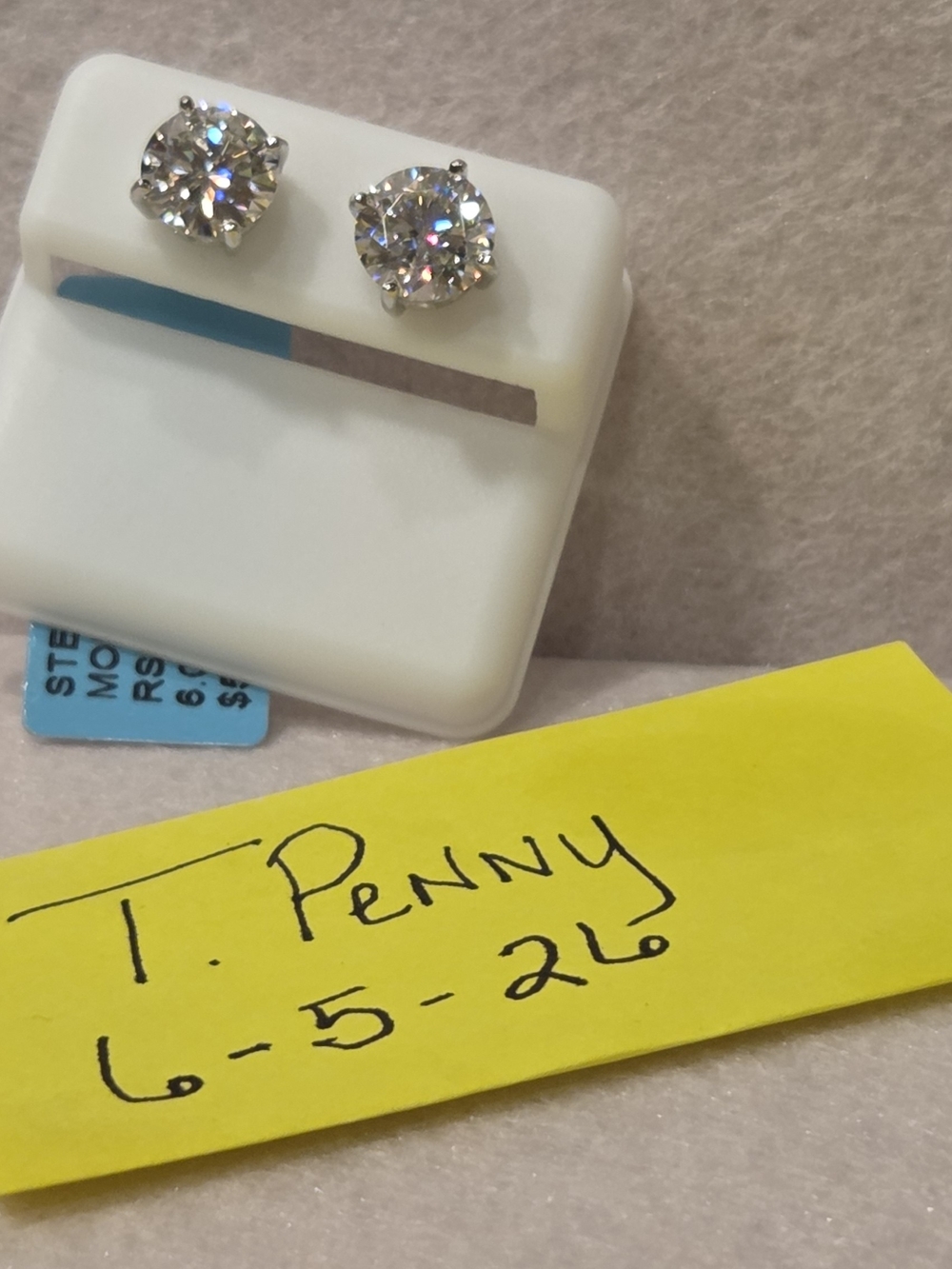 Classic Round Cubic Zirconia Stud Earrings - Clear/Silver
